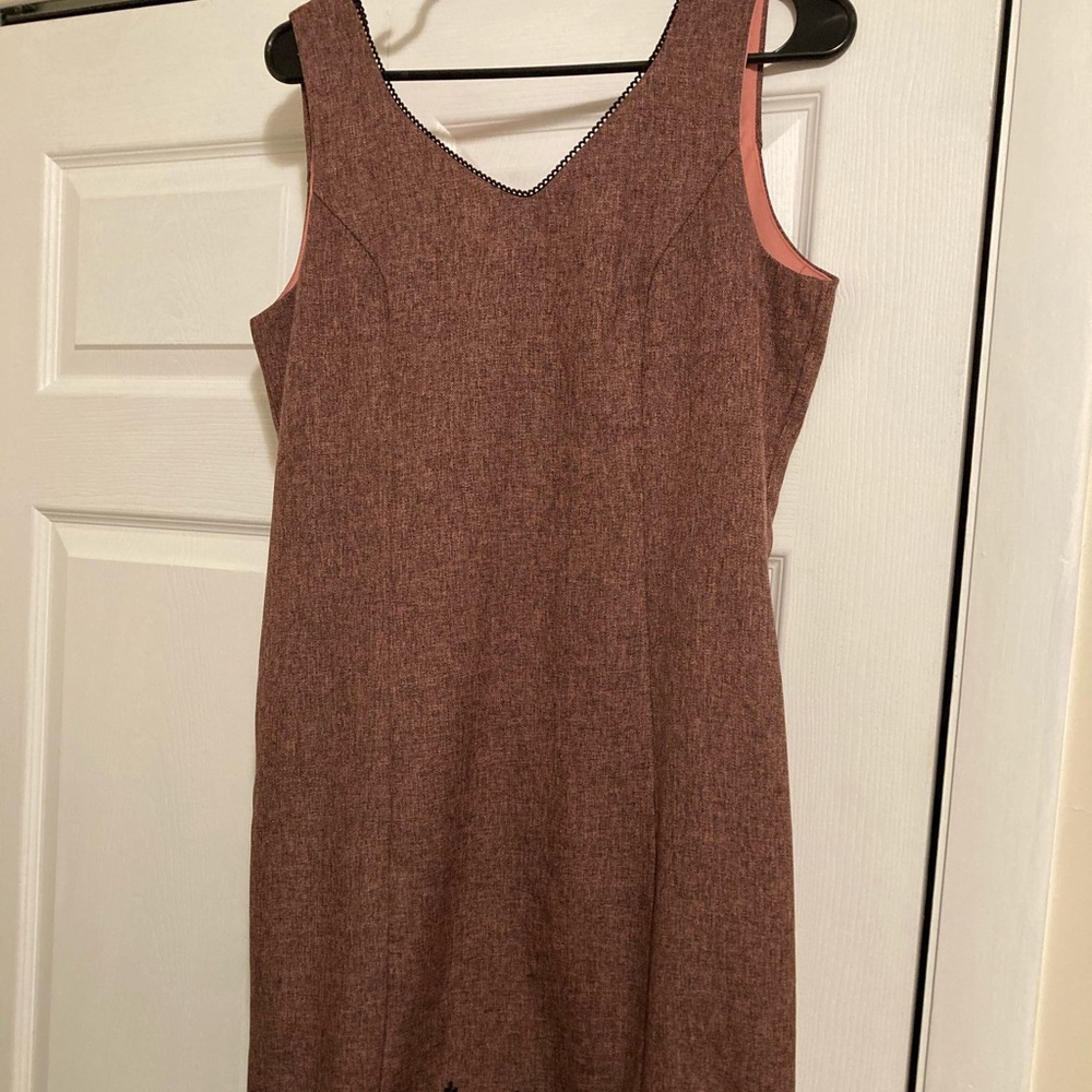 Esley dress, size M. Never worn. Tags missing.